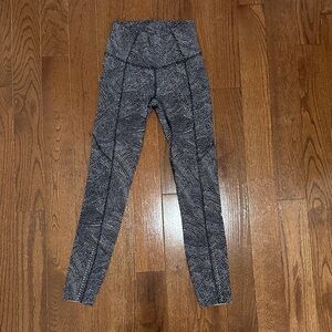 lululemon athletica fast and free patterned black and white leggings